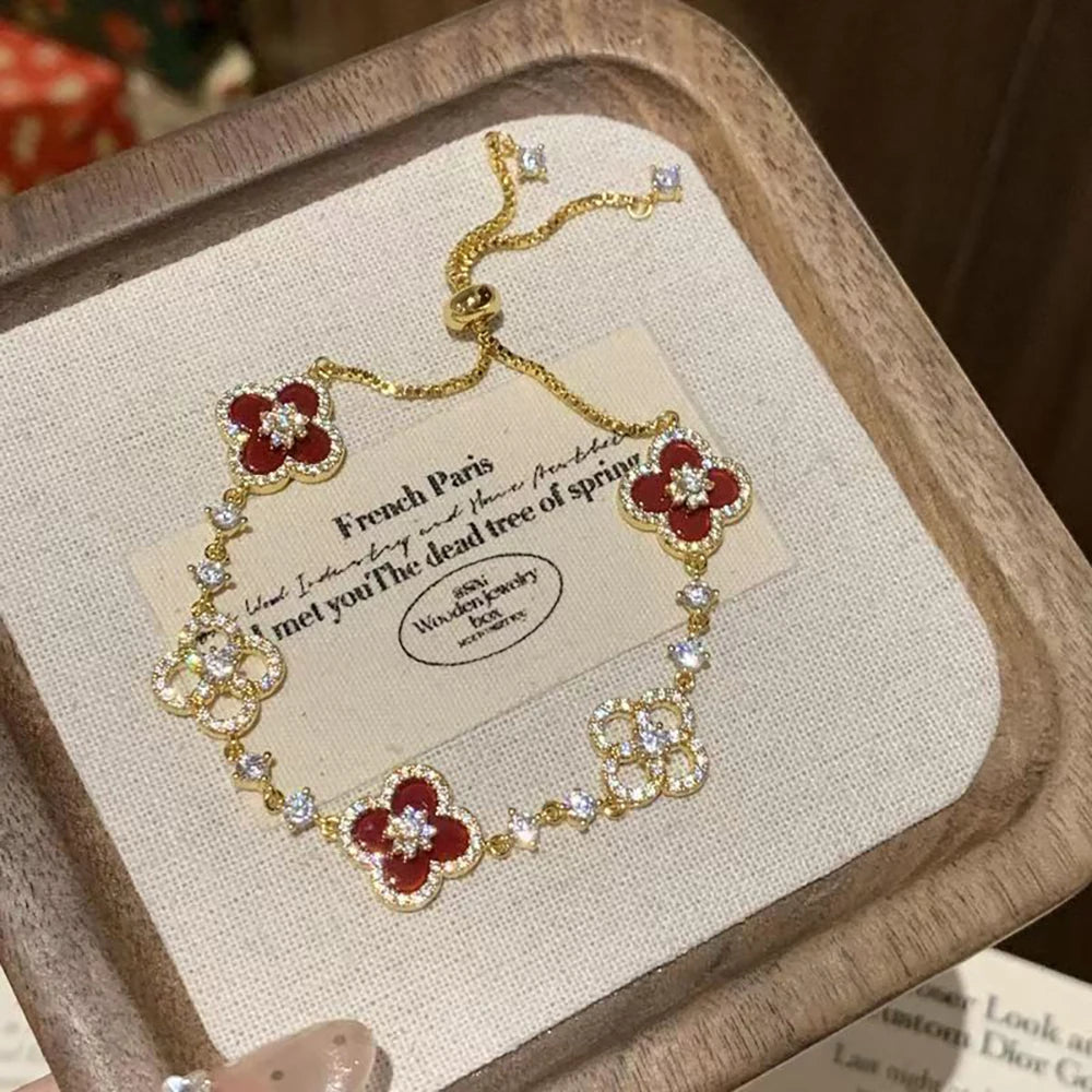 Gloss Clover Link Bracelet