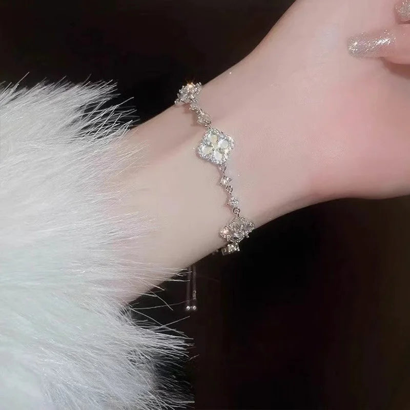 Blossom Clover Bracelet