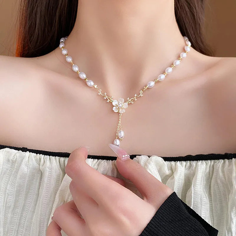 Pearl Flower Pendant Necklace