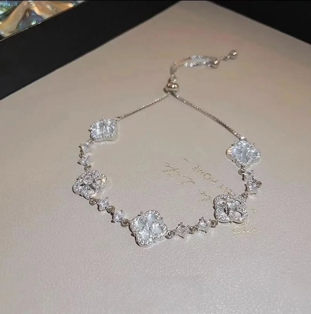 Blossom Clover Bracelet